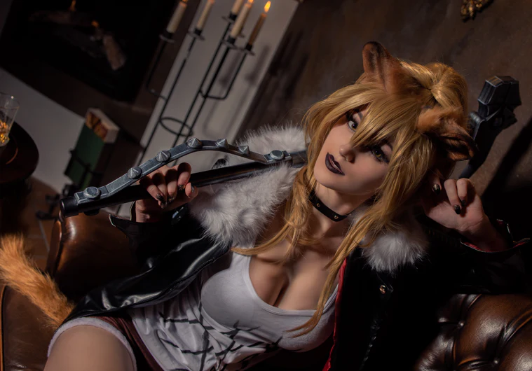Cosplay Clearance: Siege Cosplay - Image 3