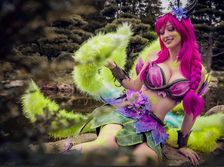 League of Legends: Elderwood Ahri (Digital Set)